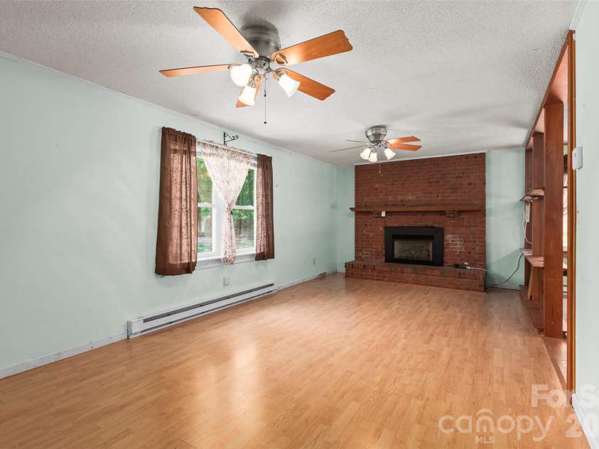 141 Winged Elm Lane, Mooresville, NC 28115.  MLS# CAR4391034, YatesRealty ID 29358. 