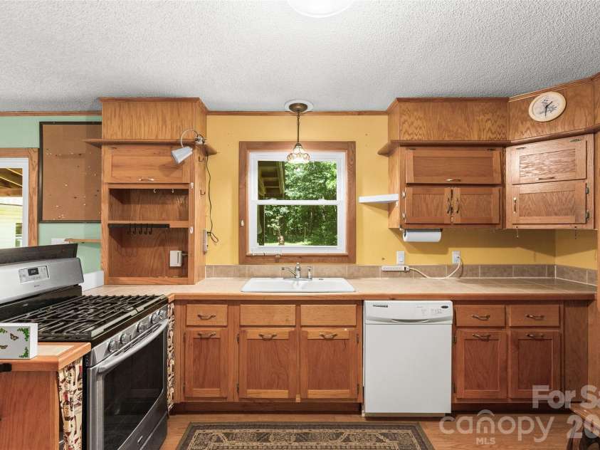 141 Winged Elm Lane, Mooresville, NC 28115.  MLS# CAR4391034, YatesRealty ID 29358. 