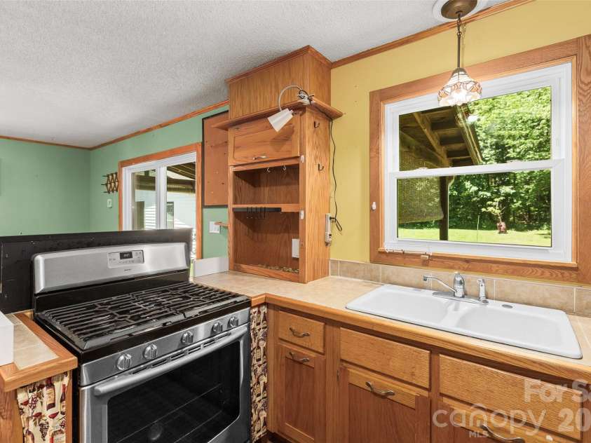 141 Winged Elm Lane, Mooresville, NC 28115.  MLS# CAR4391034, YatesRealty ID 29358. 