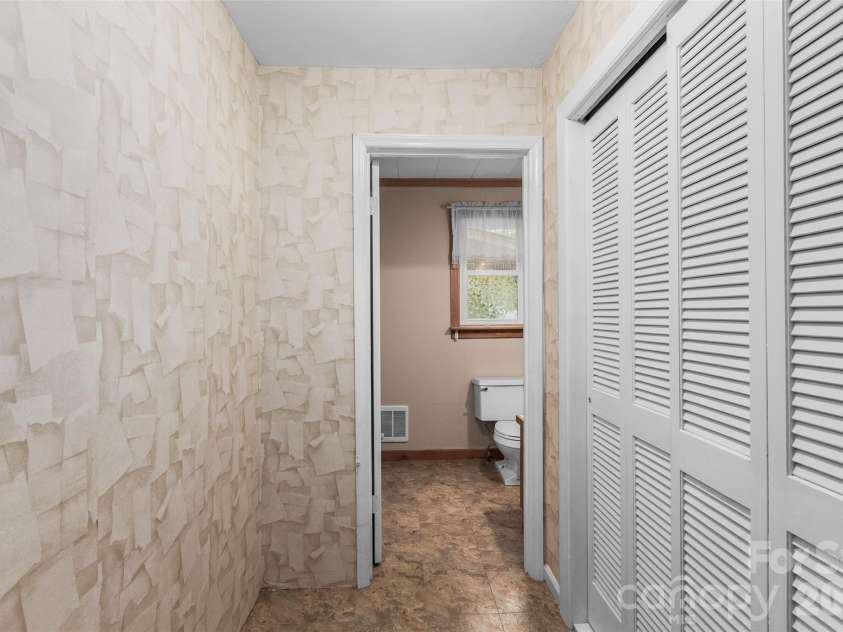 141 Winged Elm Lane, Mooresville, NC 28115.  MLS# CAR4391034, YatesRealty ID 29358. 