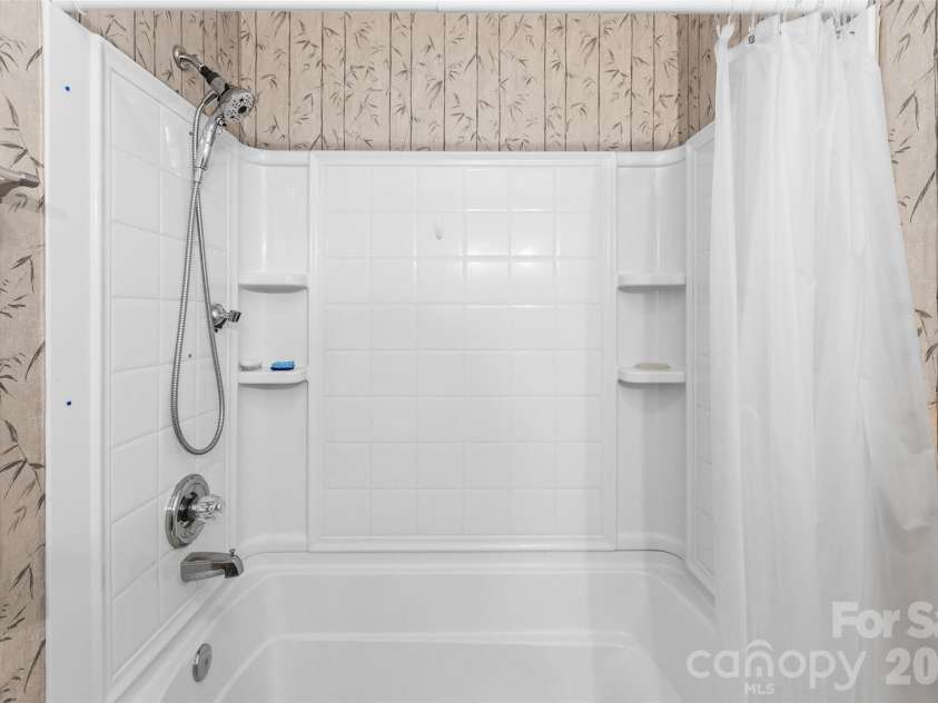 141 Winged Elm Lane, Mooresville, NC 28115.  MLS# CAR4391034, YatesRealty ID 29358. 