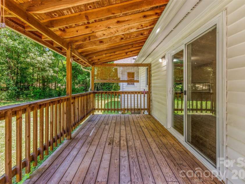 141 Winged Elm Lane, Mooresville, NC 28115.  MLS# CAR4391034, YatesRealty ID 29358. 