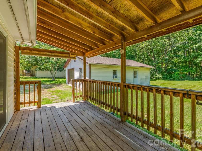 141 Winged Elm Lane, Mooresville, NC 28115.  MLS# CAR4391034, YatesRealty ID 29358. 