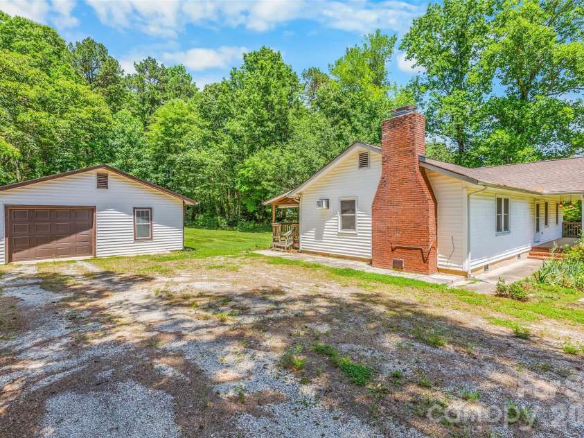 141 Winged Elm Lane, Mooresville, NC 28115.  MLS# CAR4391034, YatesRealty ID 29358. 