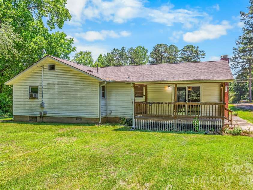 141 Winged Elm Lane, Mooresville, NC 28115.  MLS# CAR4391034, YatesRealty ID 29358. 