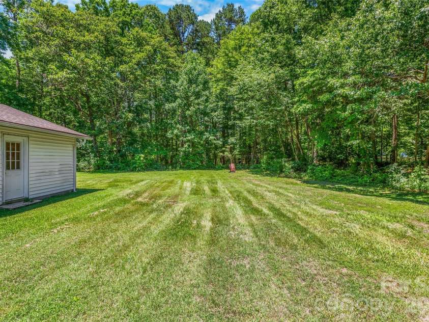 141 Winged Elm Lane, Mooresville, NC 28115.  MLS# CAR4391034, YatesRealty ID 29358. 