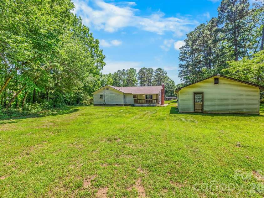 141 Winged Elm Lane, Mooresville, NC 28115.  MLS# CAR4391034, YatesRealty ID 29358. 