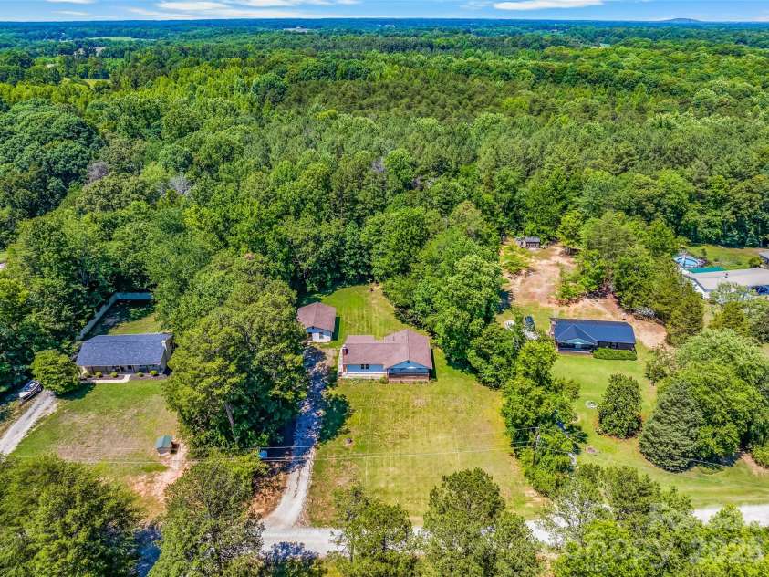 141 Winged Elm Lane, Mooresville, NC 28115.  MLS# CAR4391034, YatesRealty ID 29358. 