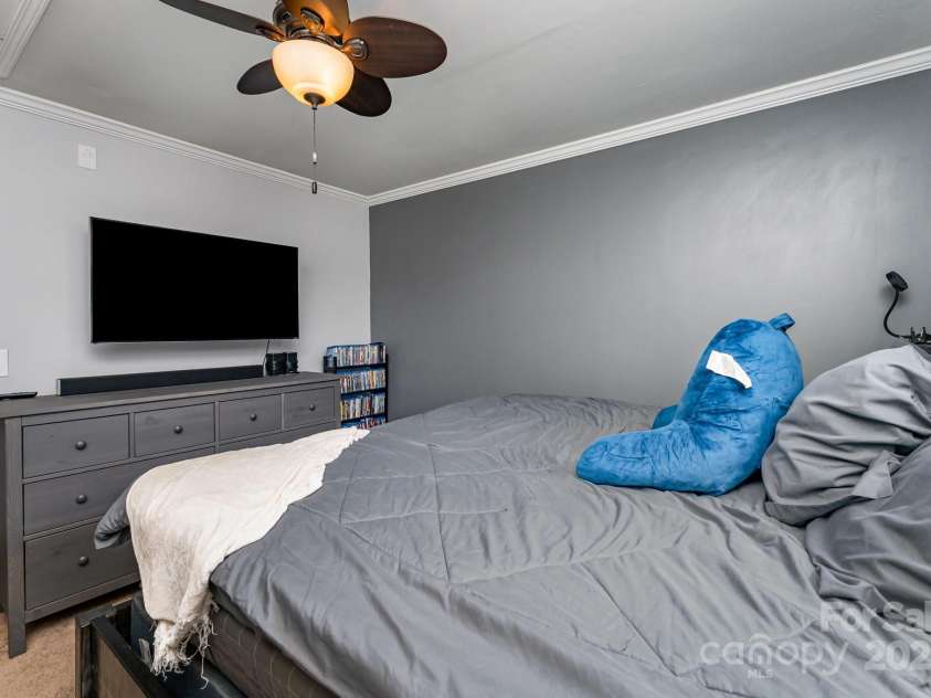 201 Easy Street, Concord, NC 28027.  MLS# CAR4255240, YatesRealty ID 29358. 