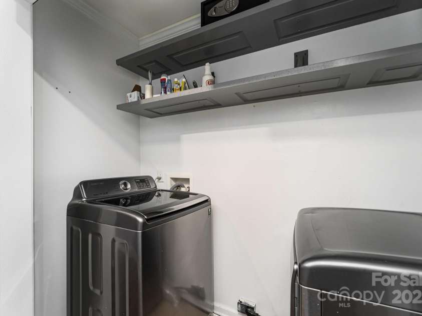 201 Easy Street, Concord, NC 28027.  MLS# CAR4255240, YatesRealty ID 29358. 