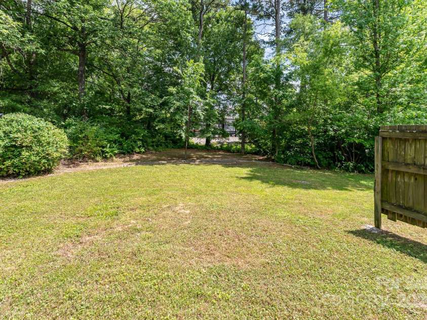 201 Easy Street, Concord, NC 28027.  MLS# CAR4255240, YatesRealty ID 29358. 