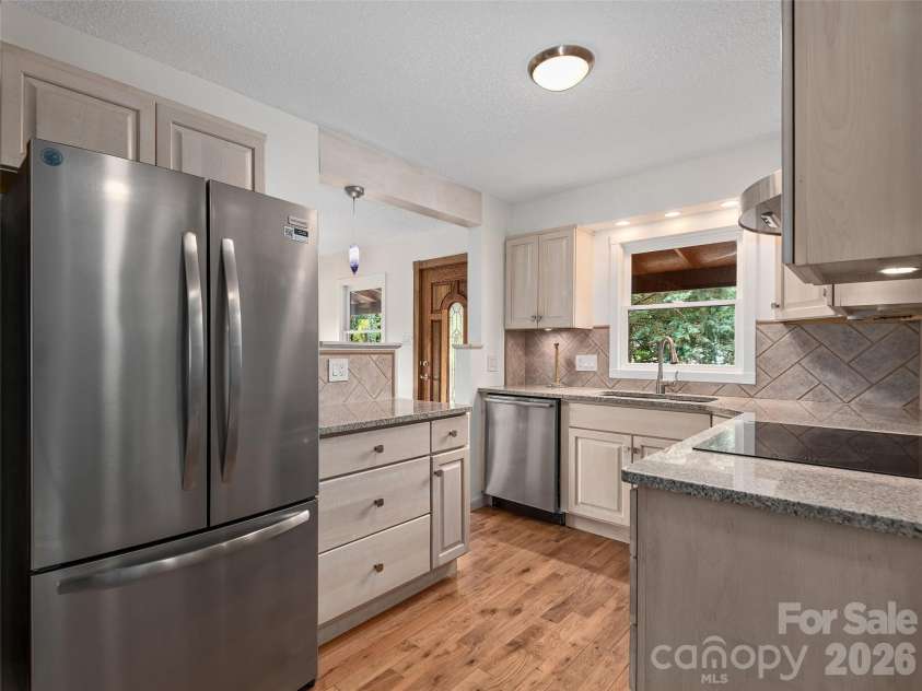 7 Hope Lane, Weaverville, NC 28787.  MLS# CAR4391127, YatesRealty ID 29359. 