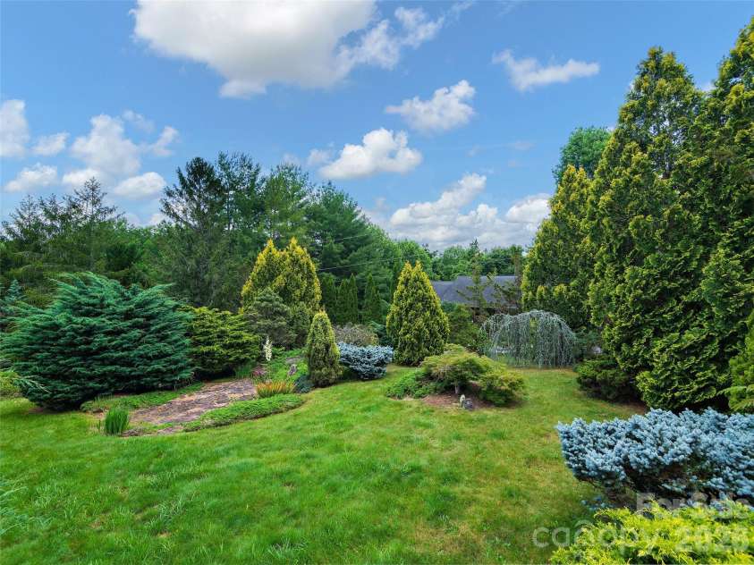 7 Hope Lane, Weaverville, NC 28787.  MLS# CAR4391127, YatesRealty ID 29359. 
