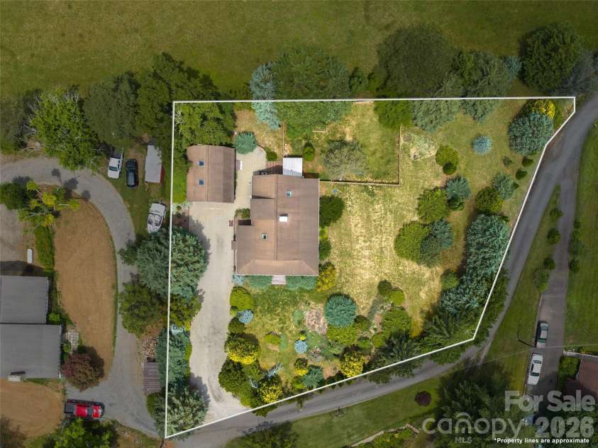 7 Hope Lane, Weaverville, NC 28787.  MLS# CAR4391127, YatesRealty ID 29359. 