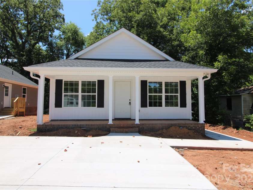 1149 Sanders Street, Rock Hill, SC 29732.  MLS# CAR4285925, YatesRealty ID 29361. Exterior Front