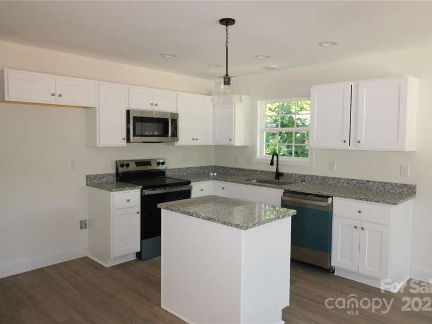 1149 Sanders Street, Rock Hill, SC 29732.  MLS# CAR4285925, YatesRealty ID 29361. Kitchen