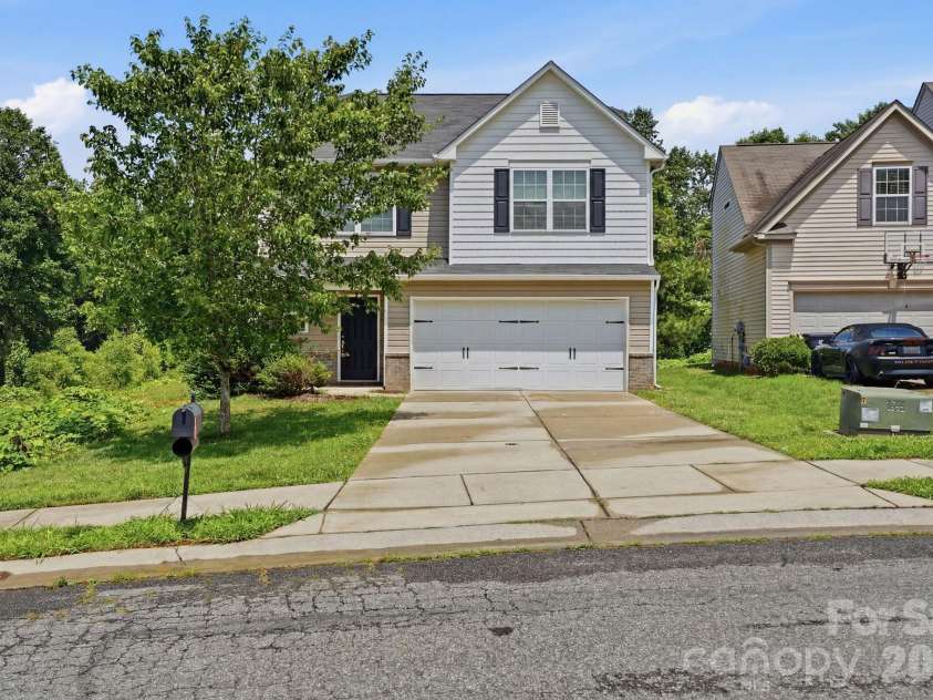 5056 Broad Leaf Court, Dallas, NC 28034.  MLS# CAR4384002, YatesRealty ID 29361. 