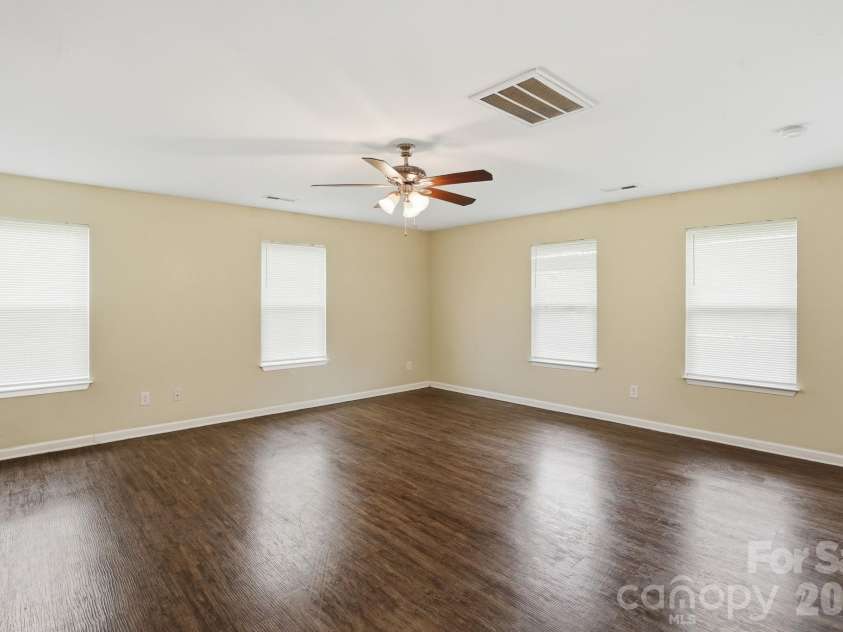 5056 Broad Leaf Court, Dallas, NC 28034.  MLS# CAR4384002, YatesRealty ID 29361. 