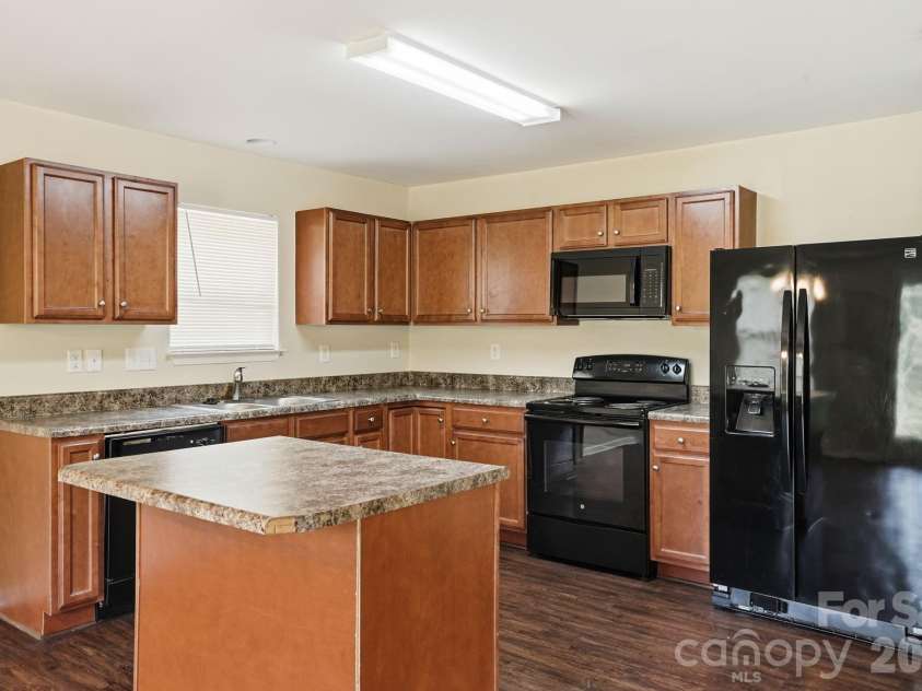 5056 Broad Leaf Court, Dallas, NC 28034.  MLS# CAR4384002, YatesRealty ID 29361. 
