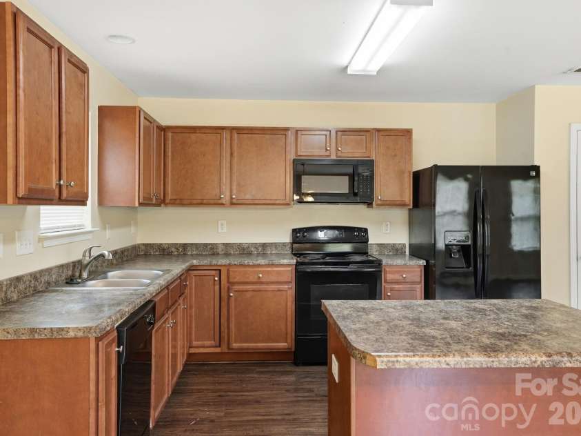 5056 Broad Leaf Court, Dallas, NC 28034.  MLS# CAR4384002, YatesRealty ID 29361. 