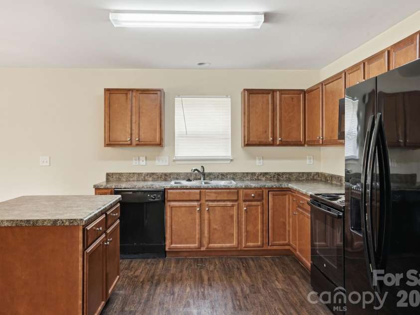 5056 Broad Leaf Court, Dallas, NC 28034.  MLS# CAR4384002, YatesRealty ID 29361. 