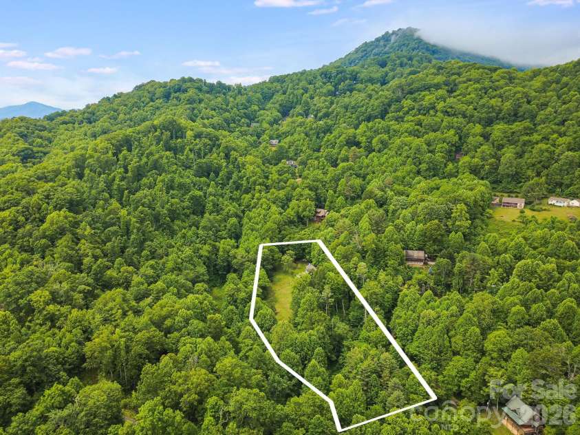 100 Woven Cloud Lane, Waynesville, NC 28785.  MLS# CAR4387086, YatesRealty ID 29362. 