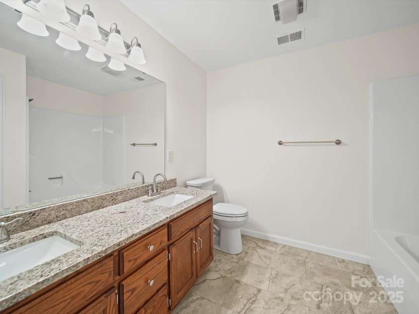 138 Tetbury Avenue, Concord, NC 28025.  MLS# CAR4283002, YatesRealty ID 29362. Bathroom 2