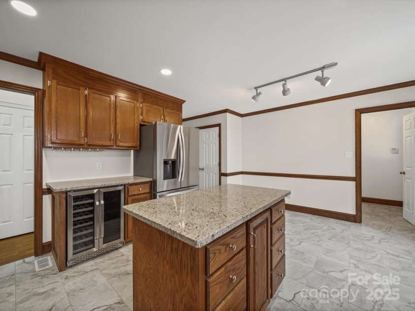 138 Tetbury Avenue, Concord, NC 28025.  MLS# CAR4283002, YatesRealty ID 29362. Kitchen