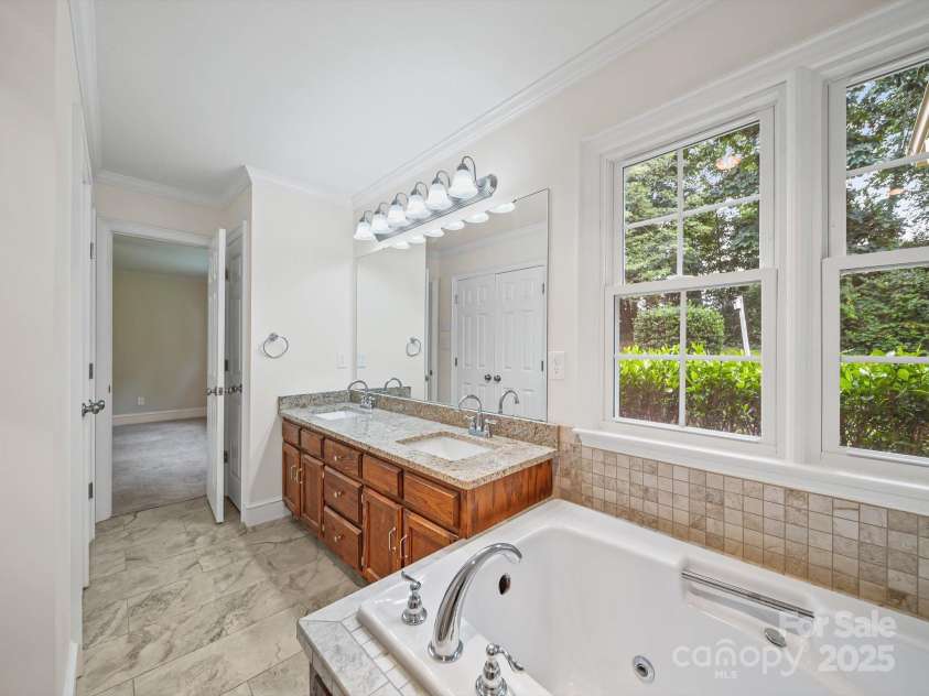 138 Tetbury Avenue, Concord, NC 28025.  MLS# CAR4283002, YatesRealty ID 29362. Primary Bathroom