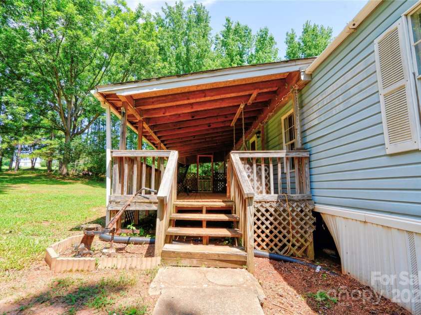 121 whipporwill Court, Grover, NC 28073.  MLS# CAR4277510, YatesRealty ID 29363. 