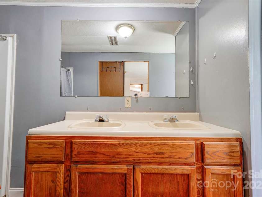 121 whipporwill Court, Grover, NC 28073.  MLS# CAR4277510, YatesRealty ID 29363. 