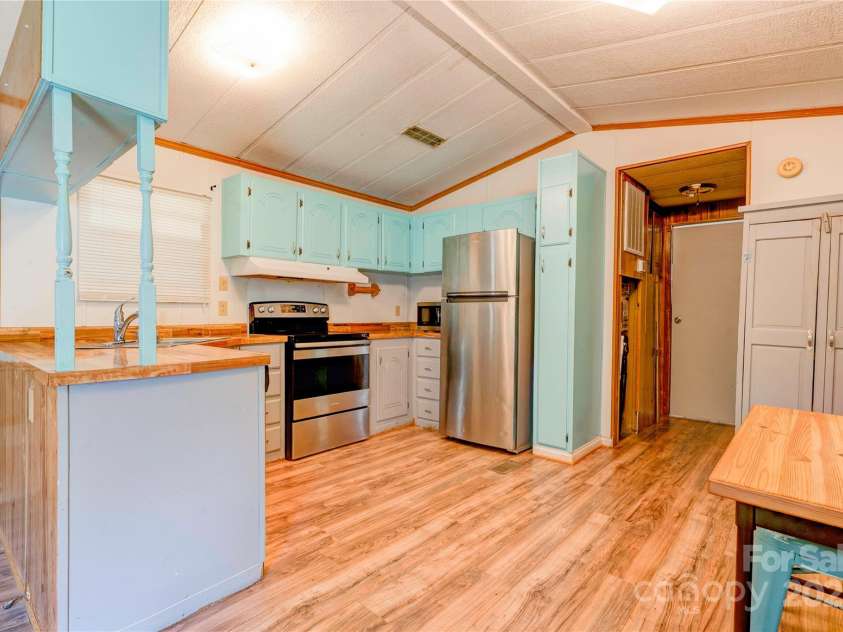 121 whipporwill Court, Grover, NC 28073.  MLS# CAR4277510, YatesRealty ID 29363. 