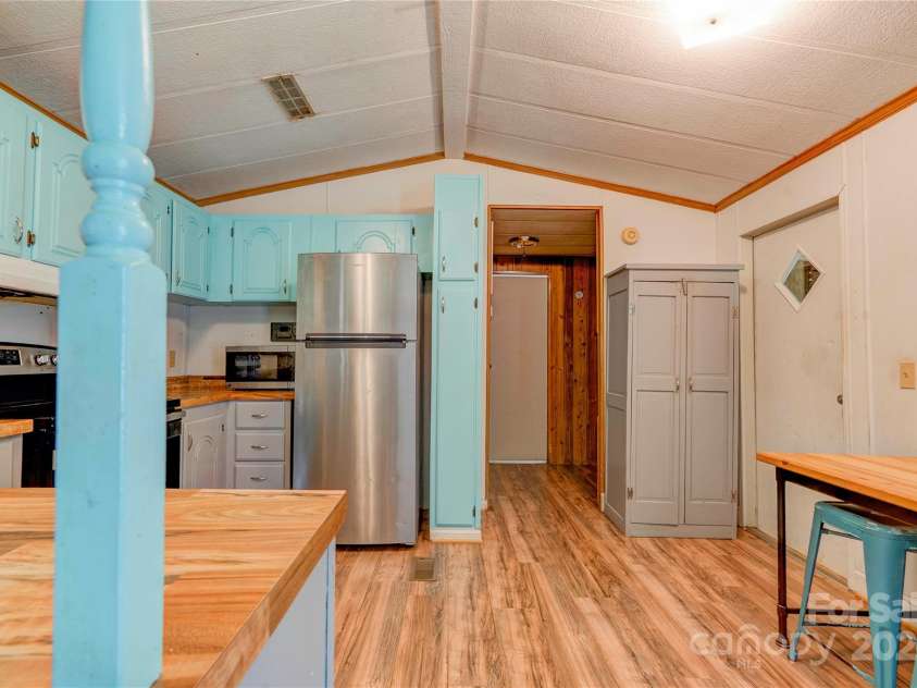 121 whipporwill Court, Grover, NC 28073.  MLS# CAR4277510, YatesRealty ID 29363. 