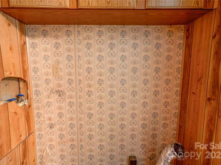 121 whipporwill Court, Grover, NC 28073.  MLS# CAR4277510, YatesRealty ID 29363. 