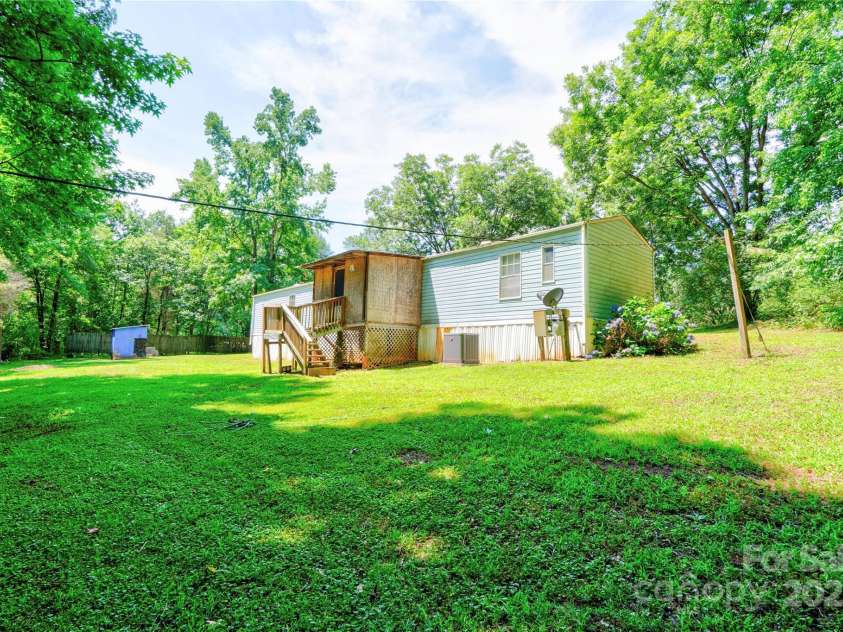 121 whipporwill Court, Grover, NC 28073.  MLS# CAR4277510, YatesRealty ID 29363. 