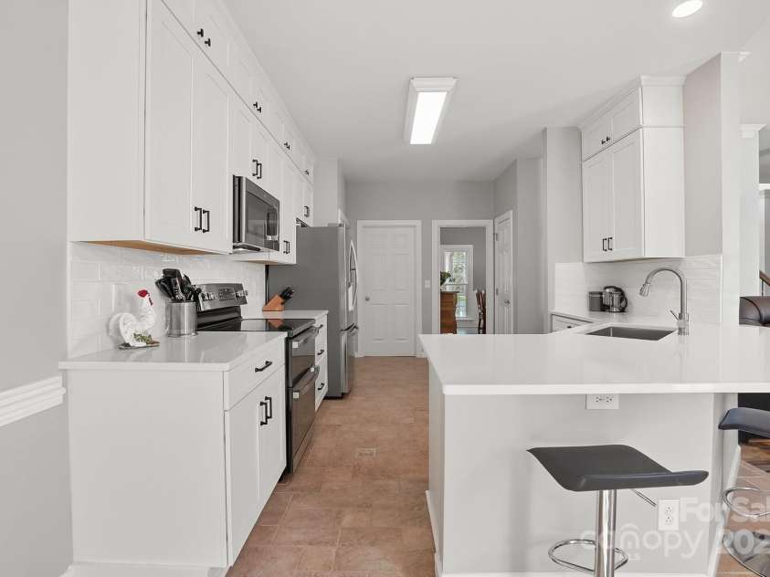 1214 Foxfield Road, Waxhaw, NC 28173.  MLS# CAR4240953, YatesRealty ID 29364. 