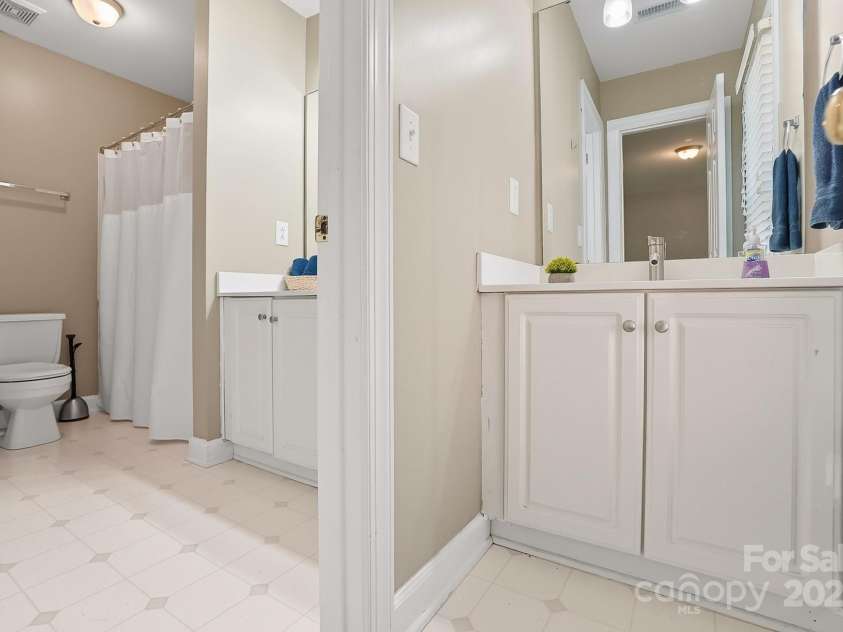 1214 Foxfield Road, Waxhaw, NC 28173.  MLS# CAR4240953, YatesRealty ID 29364. 