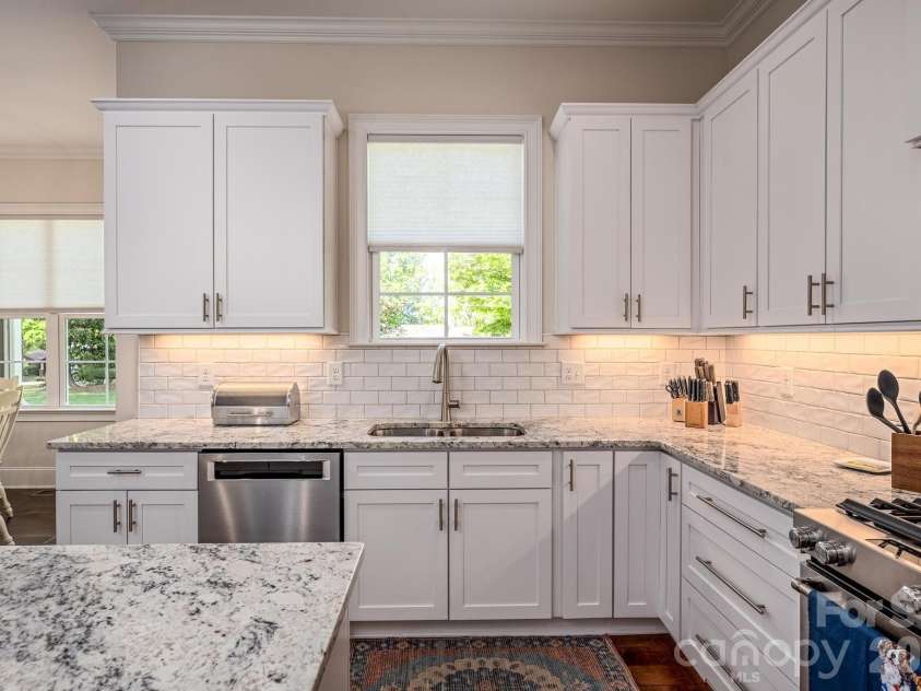 123 Lakefront Drive, Mooresville, NC 28117.  MLS# CAR4368701, YatesRealty ID 29365. 