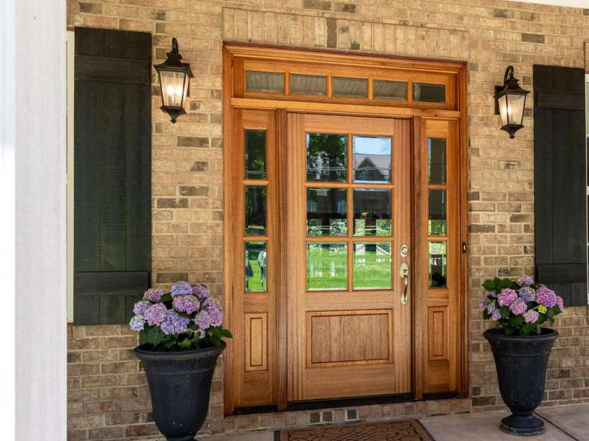 123 Lakefront Drive, Mooresville, NC 28117.  MLS# CAR4368701, YatesRealty ID 29365. Inviting covered front porch.