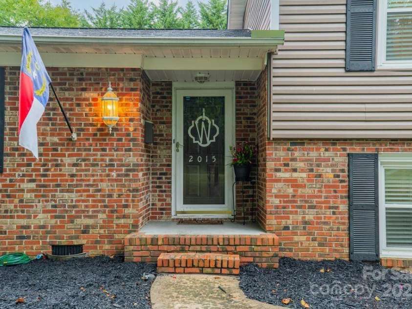 2015 Pamela Street, Gastonia, NC 28054.  MLS# CAR4285955, YatesRealty ID 29365. 