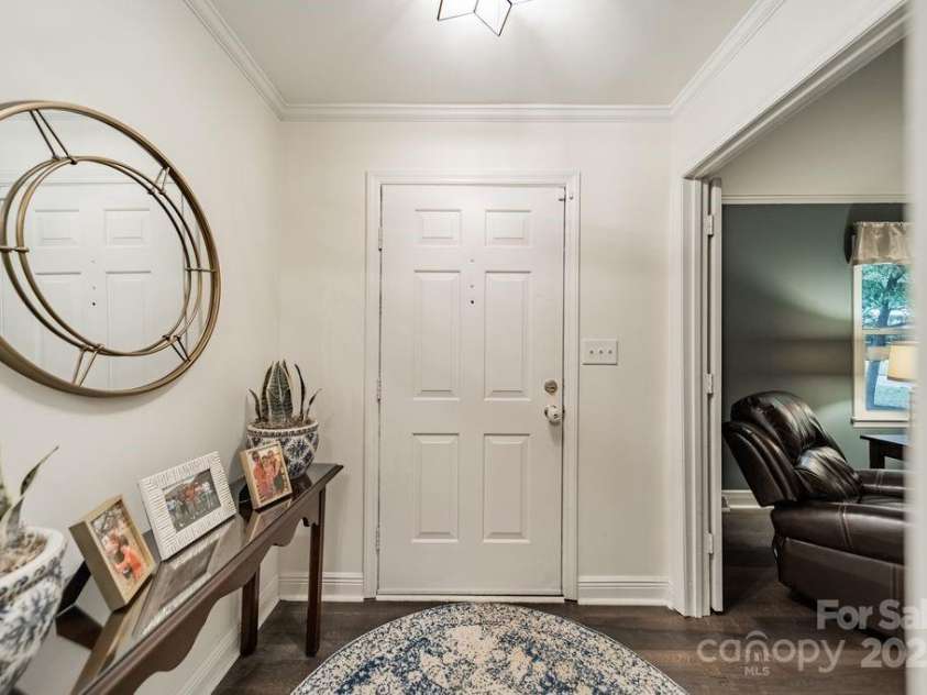 2015 Pamela Street, Gastonia, NC 28054.  MLS# CAR4285955, YatesRealty ID 29365. 