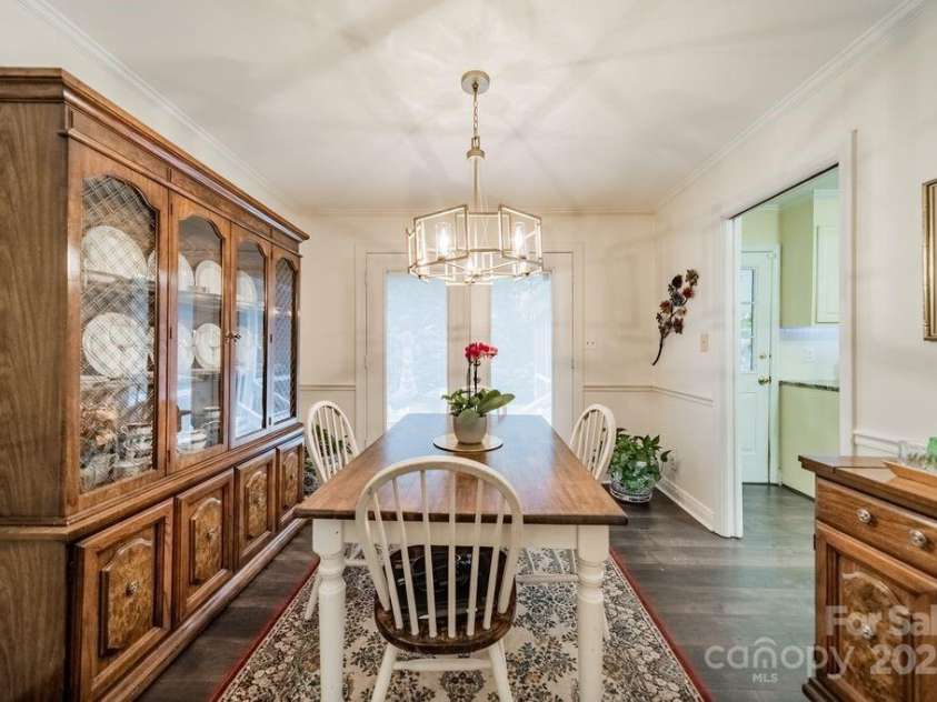 2015 Pamela Street, Gastonia, NC 28054.  MLS# CAR4285955, YatesRealty ID 29365. 