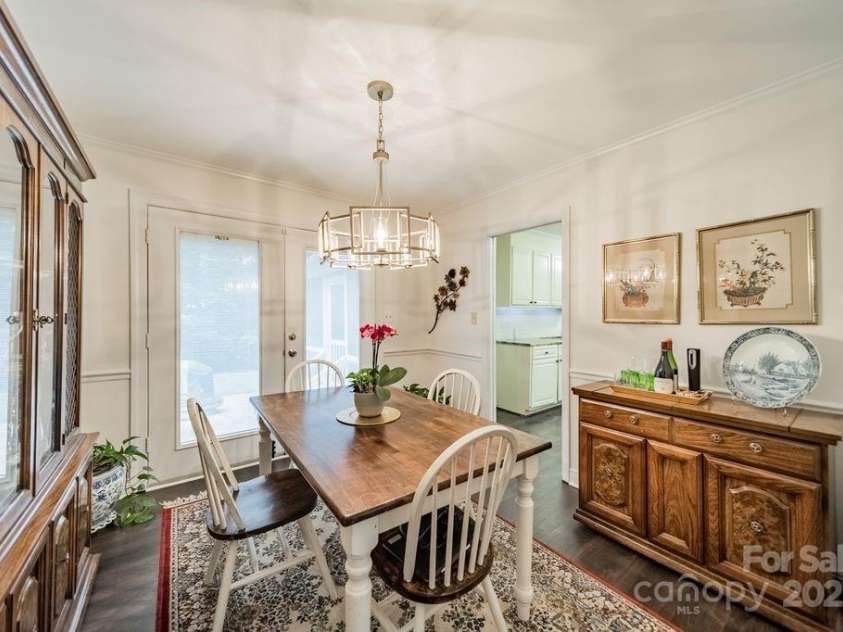 2015 Pamela Street, Gastonia, NC 28054.  MLS# CAR4285955, YatesRealty ID 29365. 