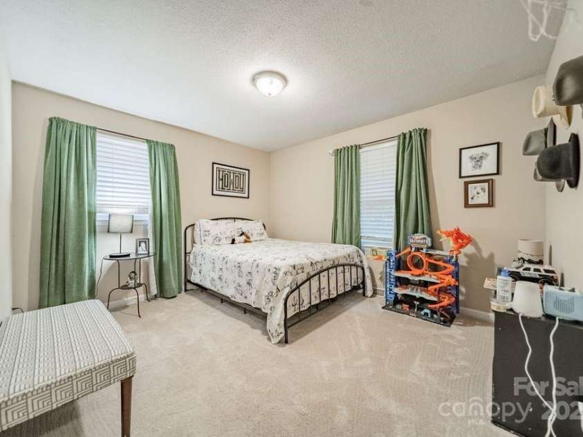 2015 Pamela Street, Gastonia, NC 28054.  MLS# CAR4285955, YatesRealty ID 29365. 