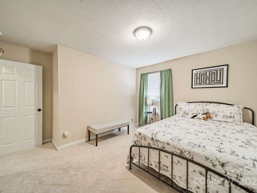 2015 Pamela Street, Gastonia, NC 28054.  MLS# CAR4285955, YatesRealty ID 29365. 