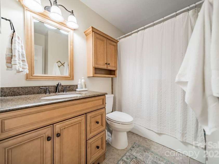 2015 Pamela Street, Gastonia, NC 28054.  MLS# CAR4285955, YatesRealty ID 29365. 