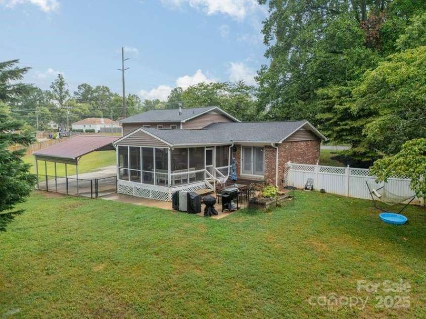 2015 Pamela Street, Gastonia, NC 28054.  MLS# CAR4285955, YatesRealty ID 29365. 