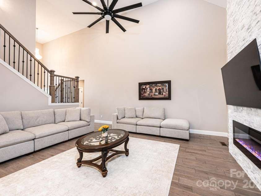 754 River Bend Drive, Granite Falls, NC 28630.  MLS# CAR4304463, YatesRealty ID 29366. 2-story Family Room