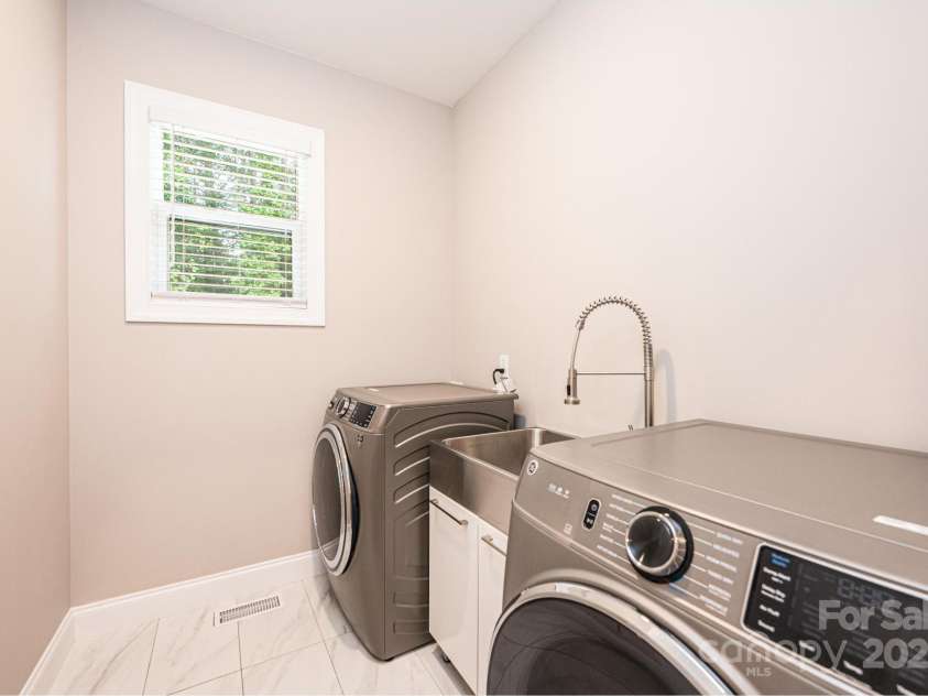 754 River Bend Drive, Granite Falls, NC 28630.  MLS# CAR4304463, YatesRealty ID 29366. Main Level Laundry with Utility Sink