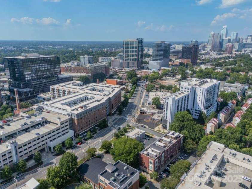 279 Mcdonald Avenue, Charlotte, NC 28203.  MLS# CAR4281695, YatesRealty ID 29367. 